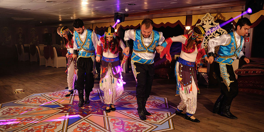 Istanbul Bosphorus Cruise with Dinner and Belly-Dancing Show NON Alcohol